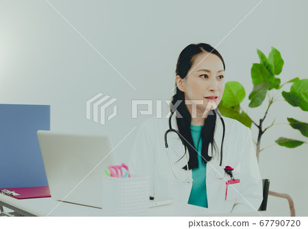 Image of a doctor Image of a doctor 67790720
