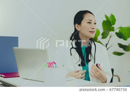 Image of a doctor Image of a doctor 67790730