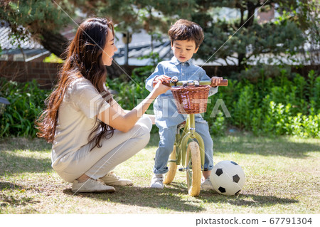 Family lifestyle children mom Family lifestyle children mom 67791304