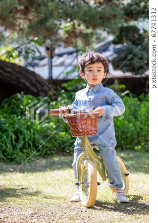 Education lifestyle children 67791312