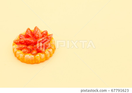Clay tart that looks delicious 67791623