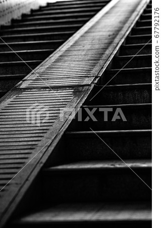 To light To light 67792176