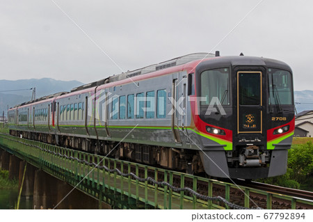 JR Shikoku 2700 series limited express "Uzushio" 67792894