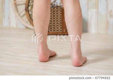一個穿泳衣的女人 一個穿泳衣的女人 67794882