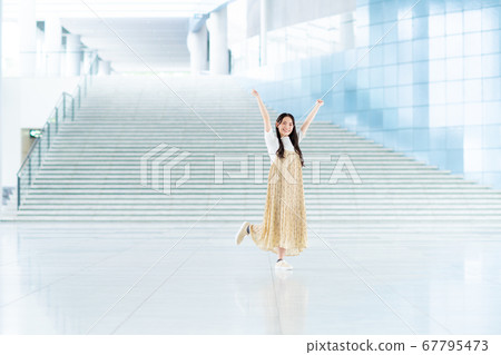 Campus college student 67795473