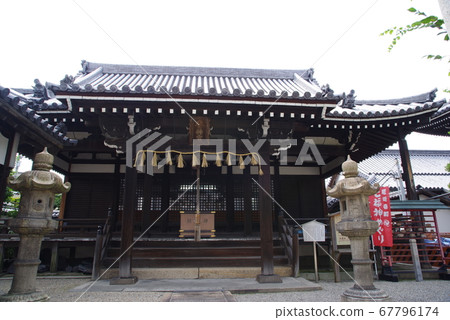 Honkoji Temple in Amagasaki-ji Town that retains the atmosphere of a castle town 67796174