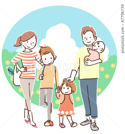 一家五口出去天空背景 67796739