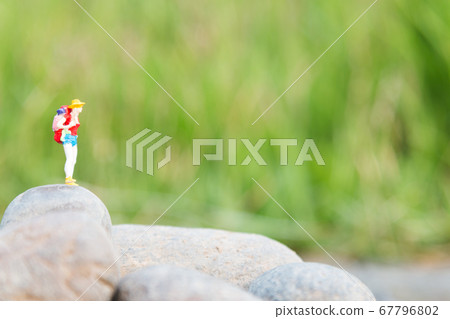 Traveler miniature mini figure with backpack  67796802