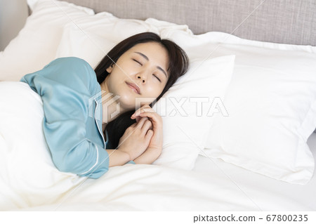 Sleeping face of young woman Sleeping face of young woman 67800235
