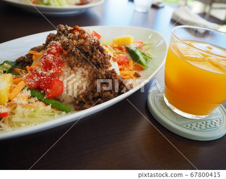 三s牛肉x時令蔬菜玉米卷米飯（七色石垣島） 67800415