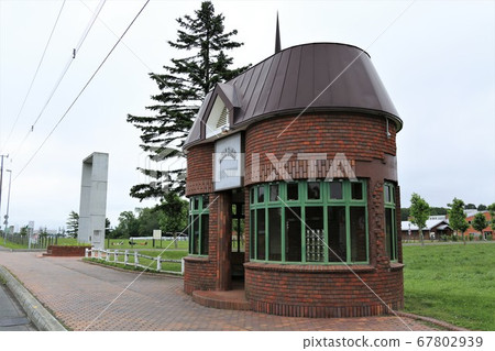 Brick Bus Stop (Ebetsu City, Hokkaido, Dairy Gakuen University) 67802939