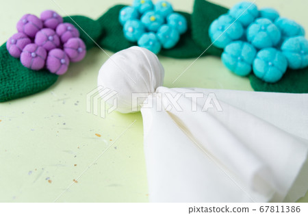 手工Teru Teru Bozu和繡球花 手工Teru Teru Bozu和繡球花 67811386