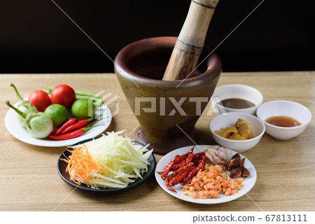 Thai food, spicy papaya salad (Som Tum) Thai food, spicy papaya salad (Som Tum) 67813111