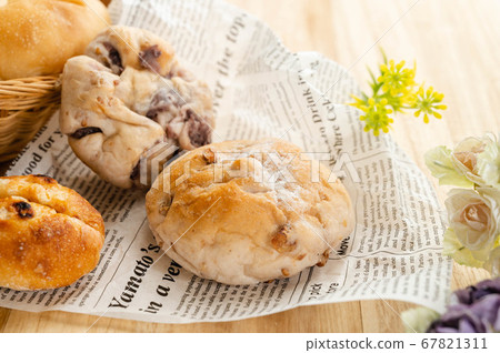 Natural yeast bread, walnut bread and anpan 67821311