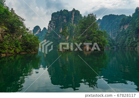 Stunning karst landscape of Baofeng Lake 67828117