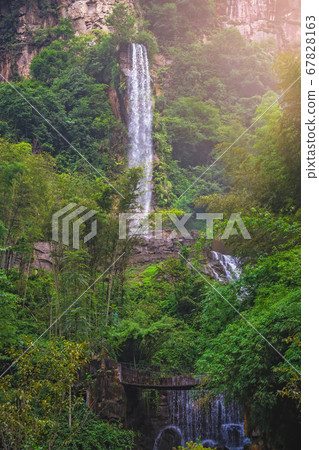 Waterfall at Baofeng Lake in China 67828163