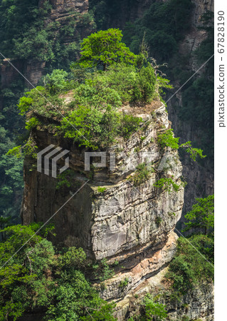 Stunning Mountain formations in Zhangjiajie 67828190