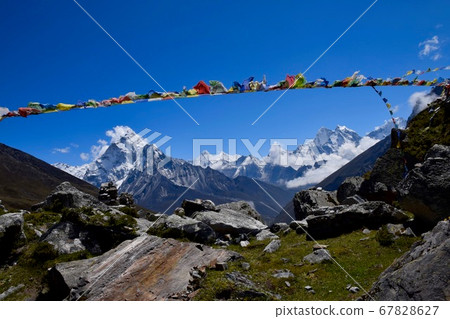 Everest trekking Tibetan five-color flag Talcho Everest trekking Tibetan five-color flag Talcho 67828627