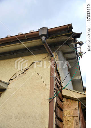 Old house wall damage Old house wall damage 67832350