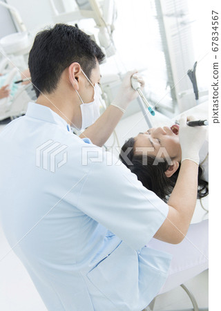 Dentist who treats 67834567