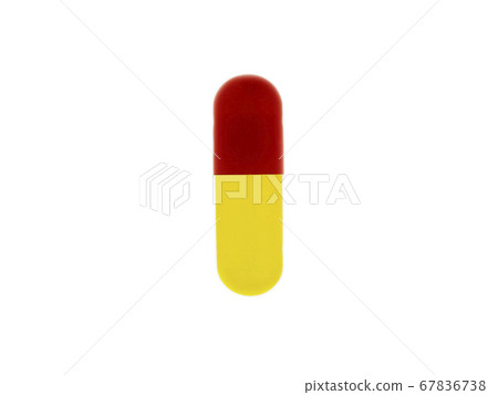 白色背景上的膠囊藥 67836738