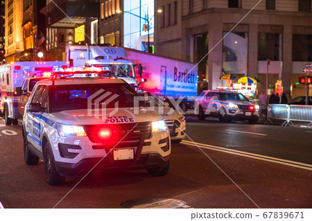 《紐約》紐約警察局/曼哈頓之夜 67839671