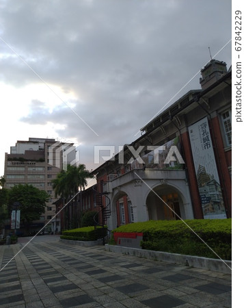 台灣台北-07/11/2020:台北當代藝術館及搬遷前的兒福聯盟總部 67842229