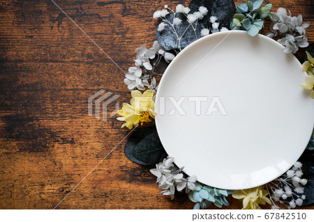 餐具和乾花 餐具和乾花 67842510