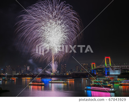 December Tokyo Odaiba Rainbow Bridge and Fireworks December Tokyo Odaiba Rainbow Bridge and Fireworks 67843929