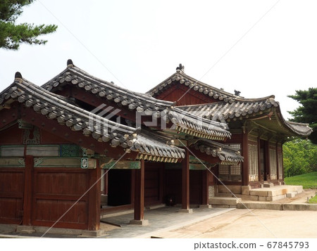 Changgyeonggung Palace, a traditional palace in Korea, traditional buildings Changgyeonggung Palace, a traditional palace in Korea, traditional buildings 67845793