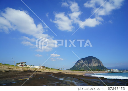 Sanbangsan Mountain and Blue Sky 67847453