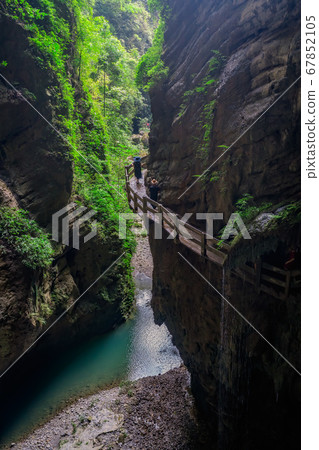 Cliff path in Wulong National Park Cliff path in Wulong National Park 67852105