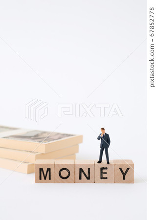 商業場景金錢 67852778