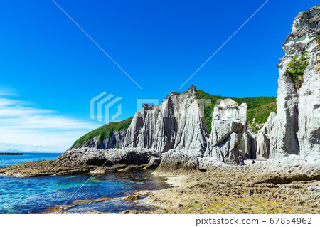 [青森縣下北田半島賽村]浩塔高浦是一處美麗的天堂，有各種由凝灰岩製成的大小不一的怪石。 67854962