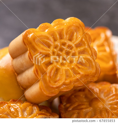 中秋節 蛋黃酥 月餅 特寫 Moon Festival yolk pastry cake げっぺい 中秋節 蛋黃酥 月餅 特寫 Moon Festival yolk pastry cake げっぺい 67855853