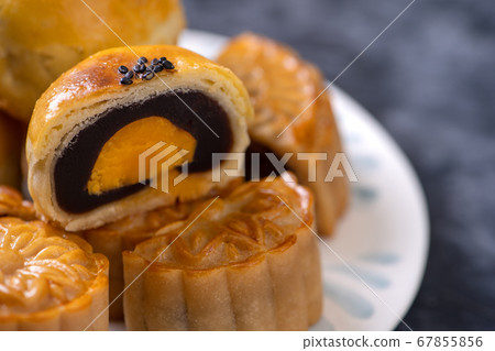 中秋節 蛋黃酥 月餅 特寫 Moon Festival yolk pastry cake げっぺい 中秋節 蛋黃酥 月餅 特寫 Moon Festival yolk pastry cake げっぺい 67855856