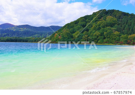 Aomori Prefecture Sacred Mount Osoreko Lake Usori (Gokurakuhama) 67857974