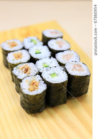 美味的紫菜捲（kappa卷，蔥卷，納豆卷） 67860954