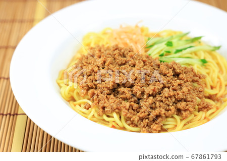 Delicious cold tantan noodles Delicious cold tantan noodles 67861793