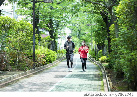Running men and women masks Running men and women masks 67862745