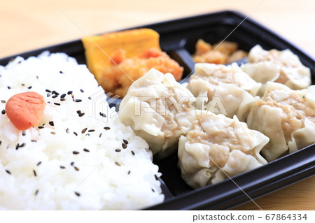 Delicious grilled lunch Delicious grilled lunch 67864334