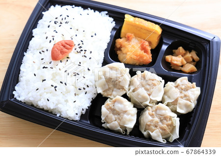 Delicious grilled lunch Delicious grilled lunch 67864339