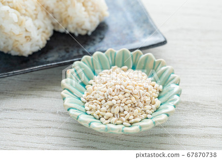 Raw rice cake background of rice cake rice Raw rice cake background of rice cake rice 67870738