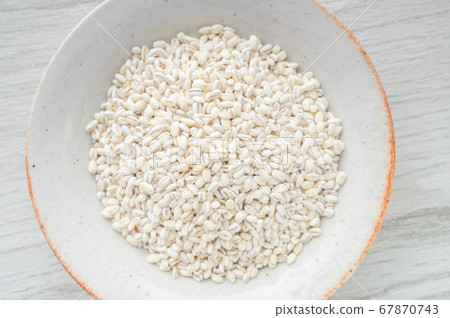 Raw rice cake Raw rice cake 67870743