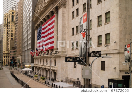 鎖定紐約證券交易所 67872003