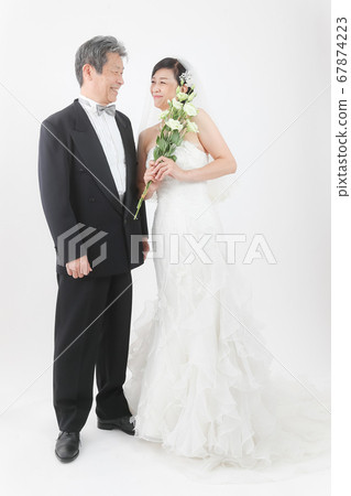 老年人結婚禮服中年結婚 老年人結婚禮服中年結婚 67874223