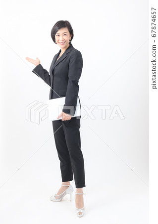 西裝的捷徑中年婦女 67874657