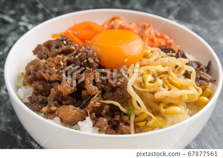 Korean food bibimbap bowl 67877561