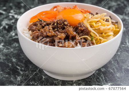 Korean food bibimbap bowl 67877564