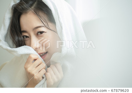 Lifestyle,woman,shower Lifestyle,woman,shower 67879620